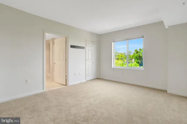 $3,000 | 3101 North Hampton Drive, Unit 711, Alexandria, VA 22302