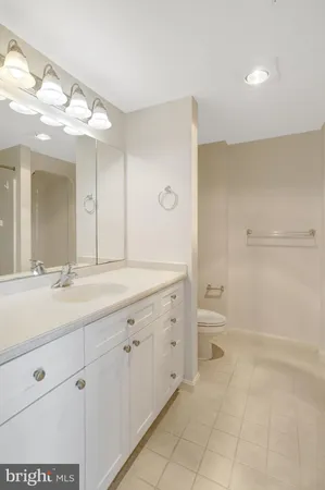 $3,000 | 3101 North Hampton Drive, Unit 711, Alexandria, VA 22302