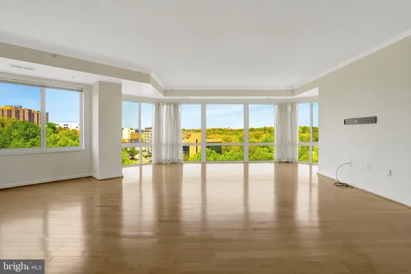 $3,000 | 3101 North Hampton Drive, Unit 711, Alexandria, VA 22302