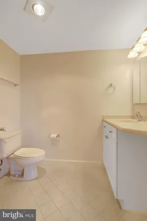$3,000 | 3101 North Hampton Drive, Unit 711, Alexandria, VA 22302