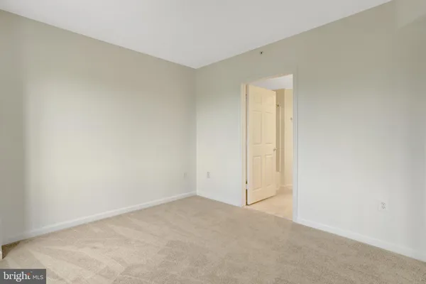 $3,000 | 3101 North Hampton Drive, Unit 711, Alexandria, VA 22302
