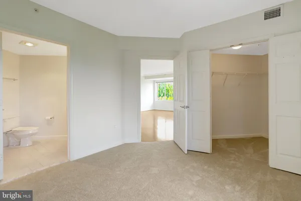 $3,000 | 3101 North Hampton Drive, Unit 711, Alexandria, VA 22302