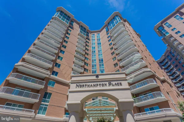 $3,000 | 3101 North Hampton Drive, Unit 711, Alexandria, VA 22302
