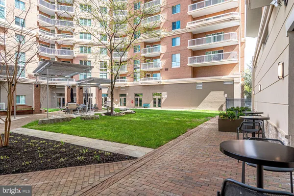 $3,000 | 3101 North Hampton Drive, Unit 711, Alexandria, VA 22302
