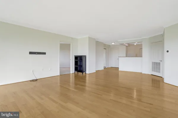 $3,000 | 3101 North Hampton Drive, Unit 711, Alexandria, VA 22302