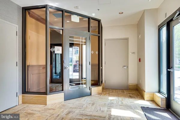 $3,000 | 3101 North Hampton Drive, Unit 711, Alexandria, VA 22302