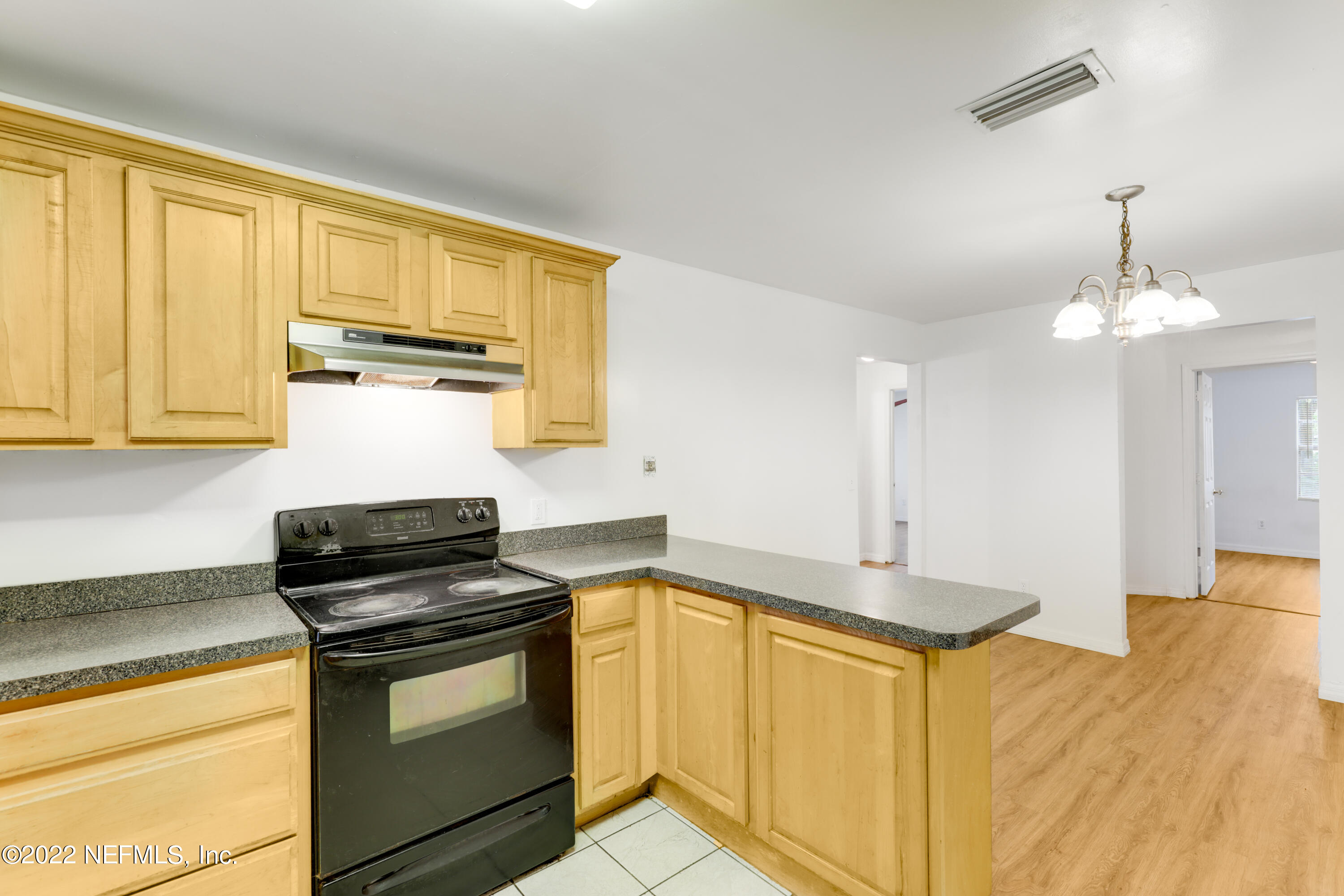3035 Nain Road Jacksonville, FL 32207 - Photo 13 of 43 Kitchen-3