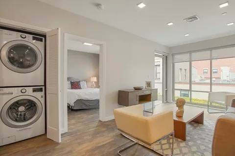 $4,200 | 10 Essex Street, Unit 203, Cambridge, MA 02139