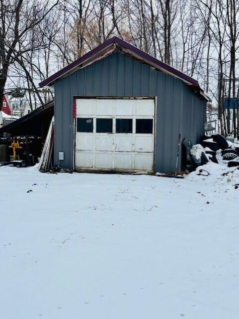 8 Chestnut Street Skowhegan, ME 04976 - Photo 2 of 17 One Car Garage