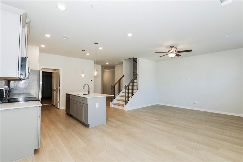 8143 Tiger Way Riverdale, GA 30296 - Photo 5 of 18