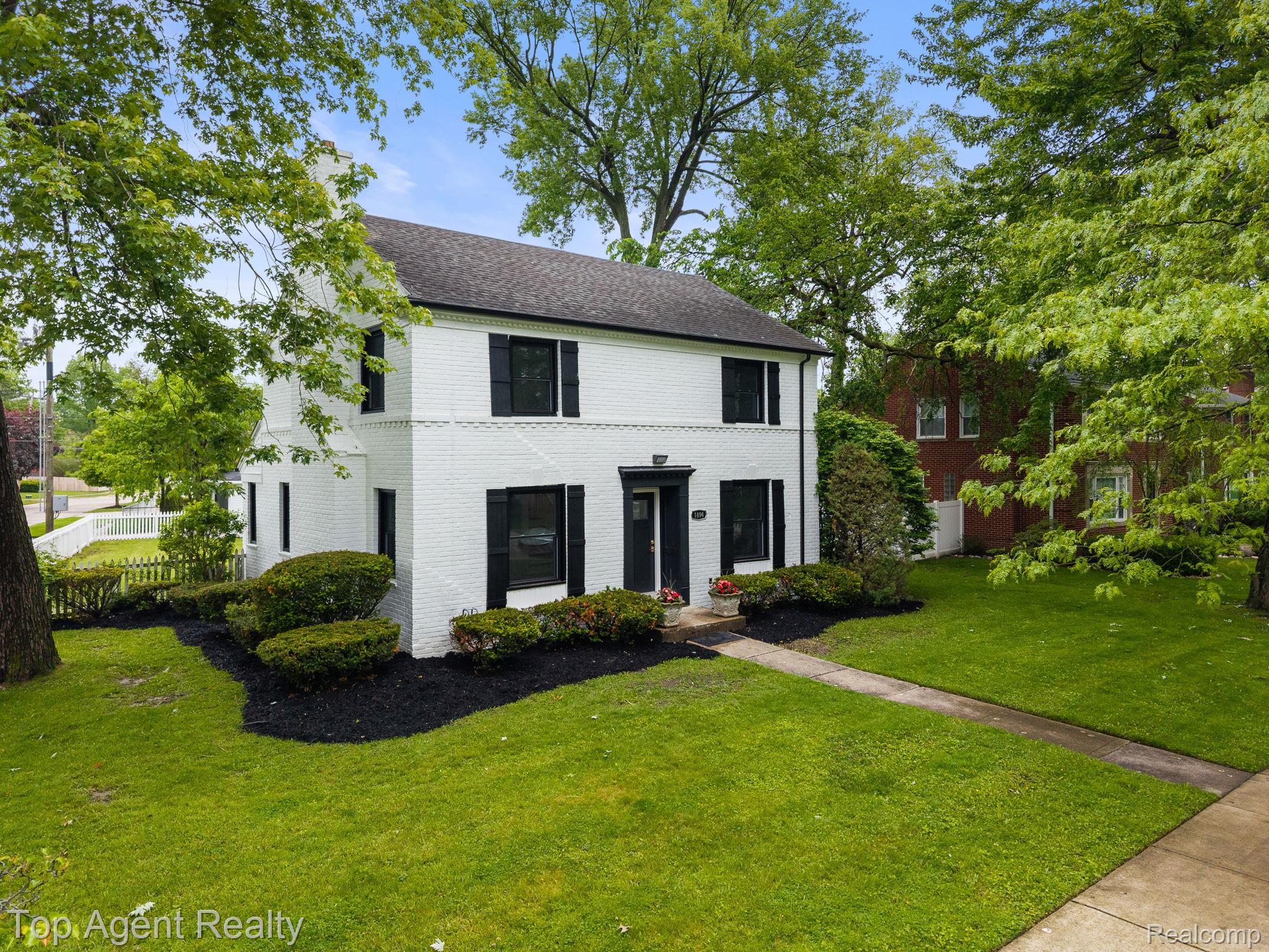 1894 Broadstone Road Grosse Pointe, MI 48236 - Photo 55 of 60 55-web-or-mls-1894 Broadstone Rd_048.jpg