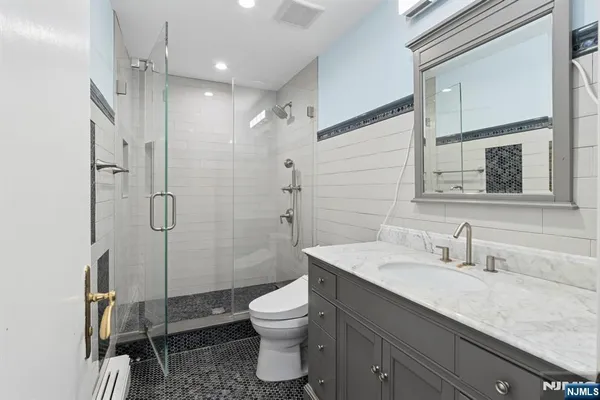 $2,390,000 | 912 Cherokee Lane, Franklin Lakes, NJ 07417