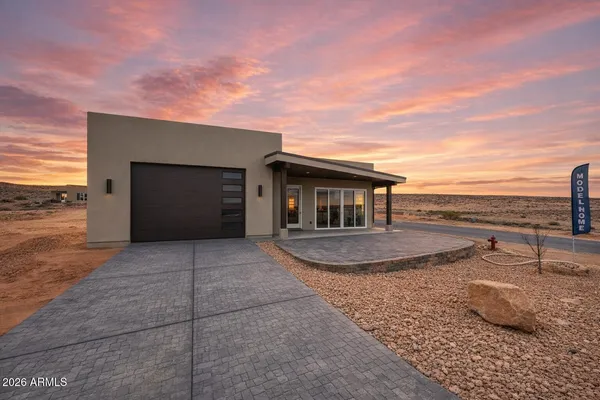 $640,000 | 142 Dunn Drive, Page, AZ 86040