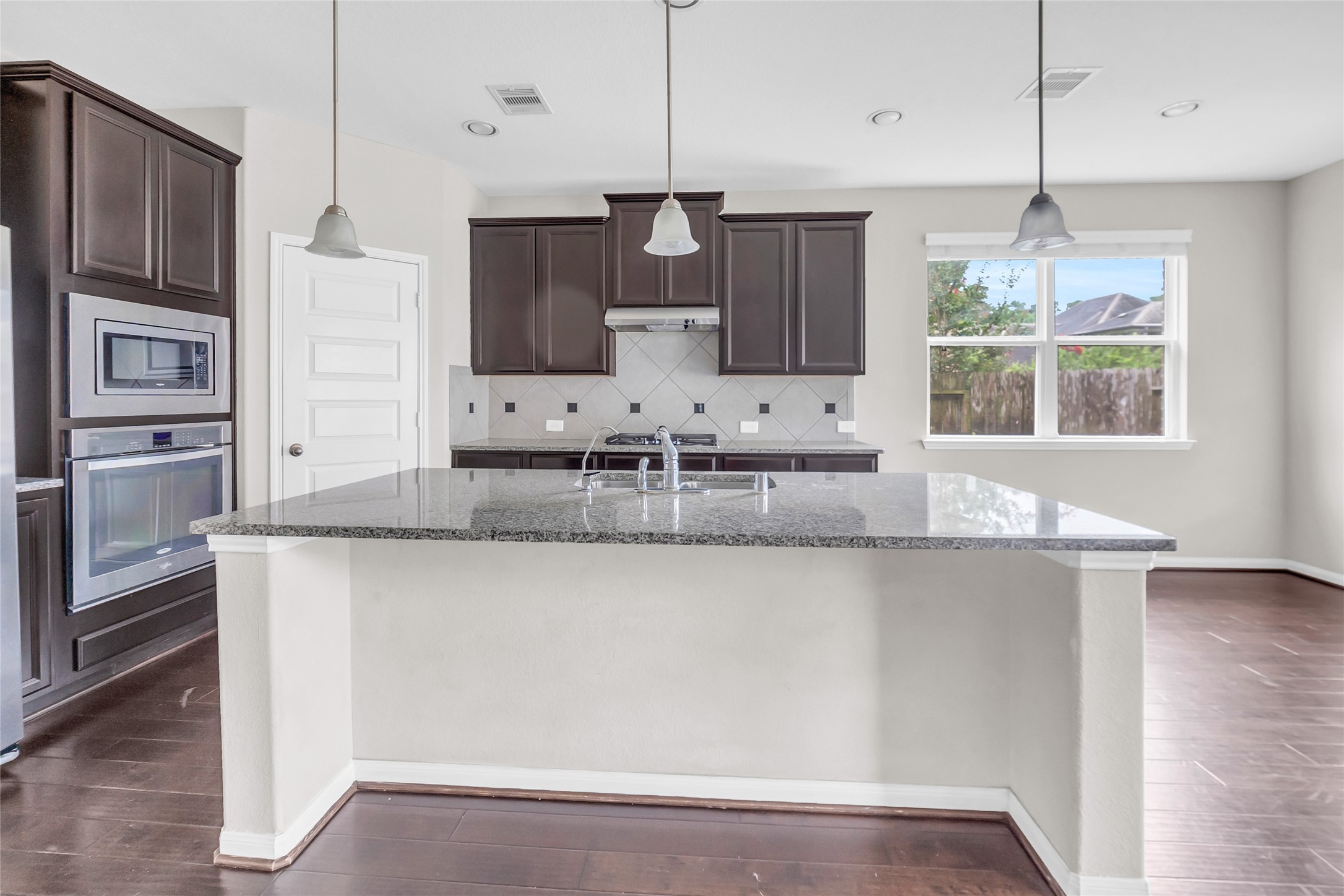 22519 Birch Ridge Meadow Drive Spring, TX 77389 - Photo 4 of 17 Modern Kitchen.