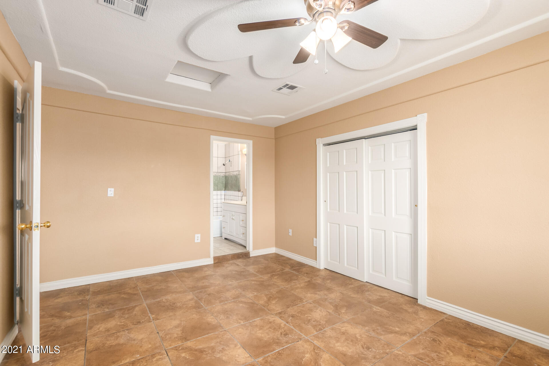 1527 West Maldonado Road Phoenix, AZ 85041 - Photo 18 of 29 18 Maldonado