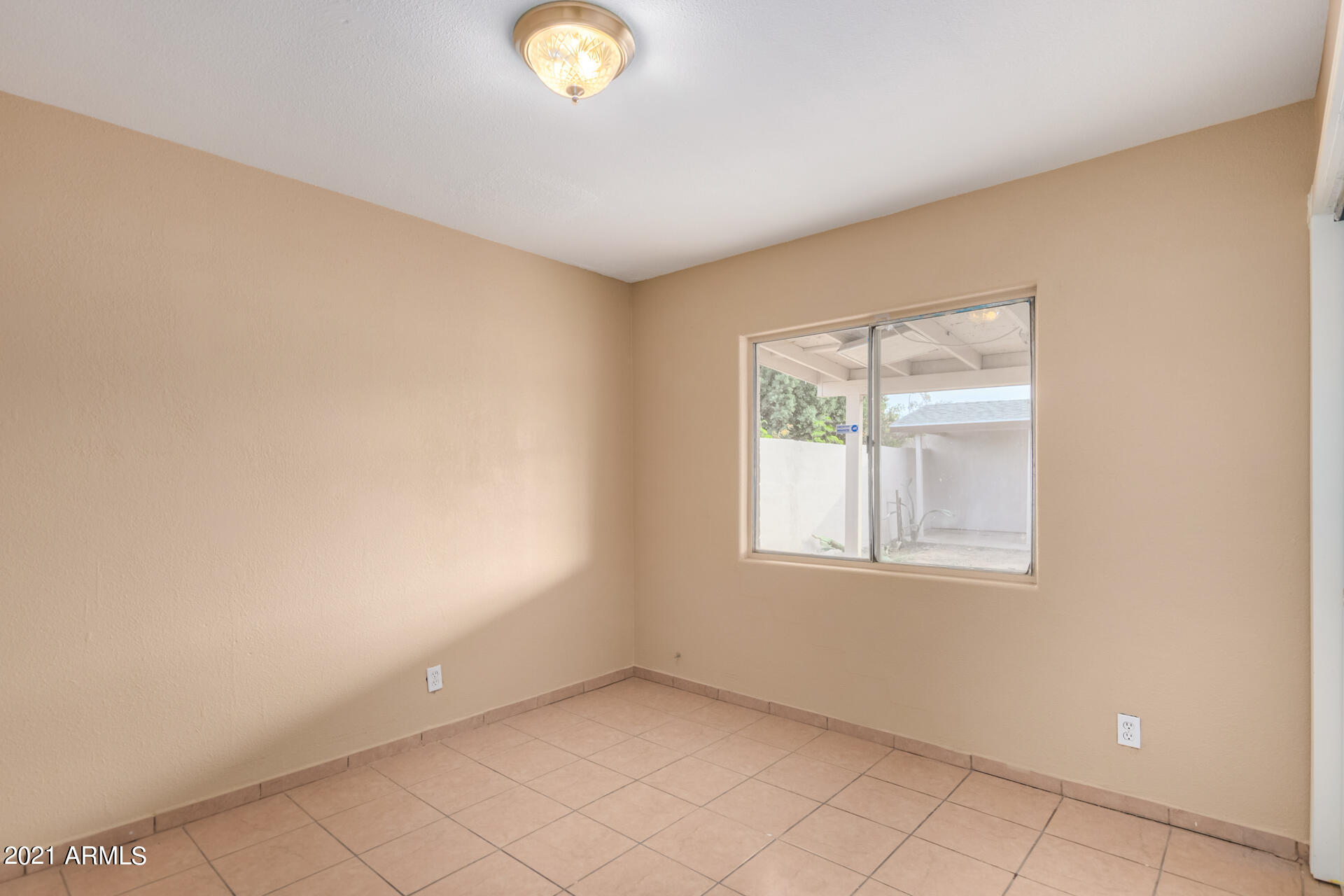 1527 West Maldonado Road Phoenix, AZ 85041 - Photo 20 of 29 20 Maldonado