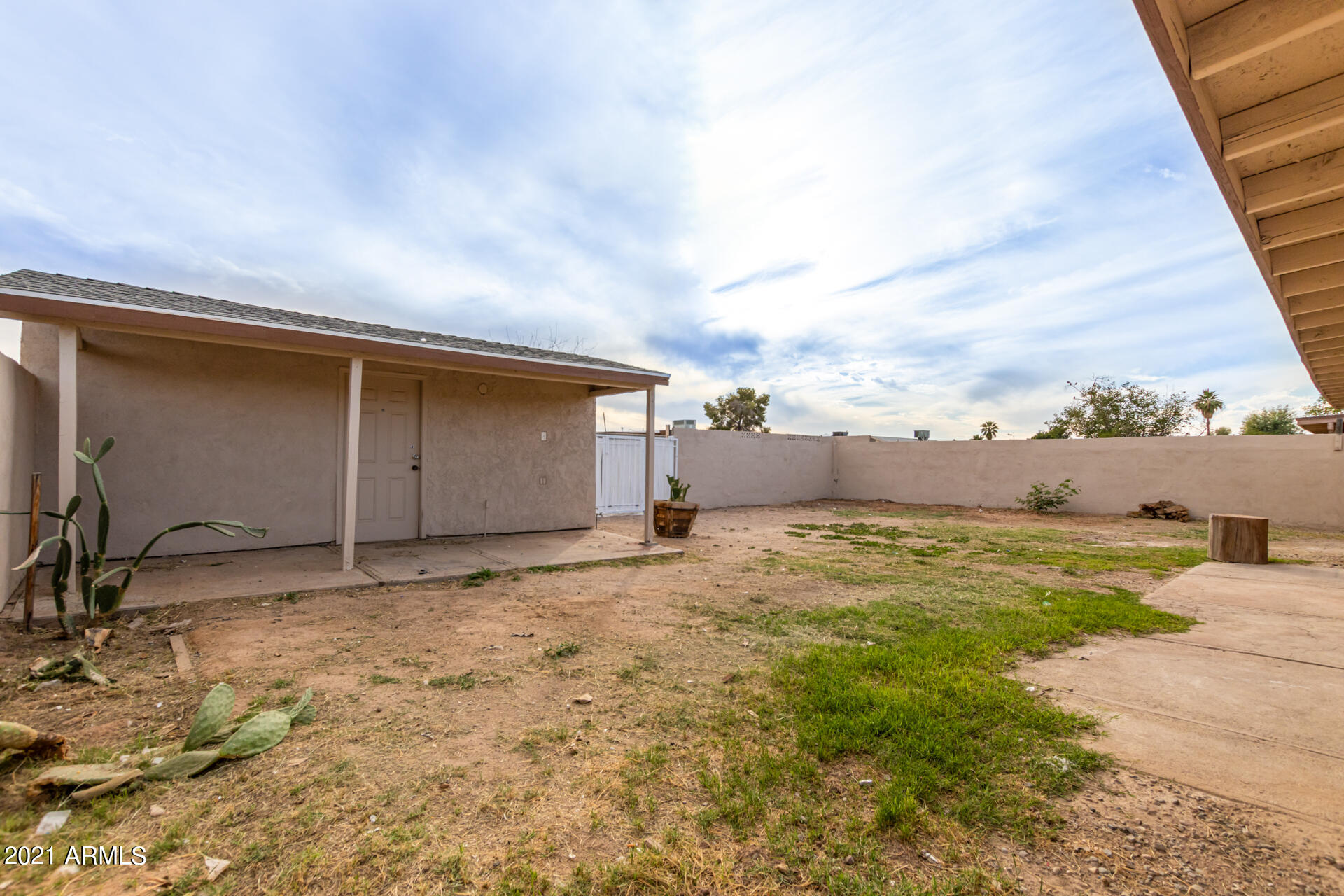 1527 West Maldonado Road Phoenix, AZ 85041 - Photo 27 of 29 28 Maldonado