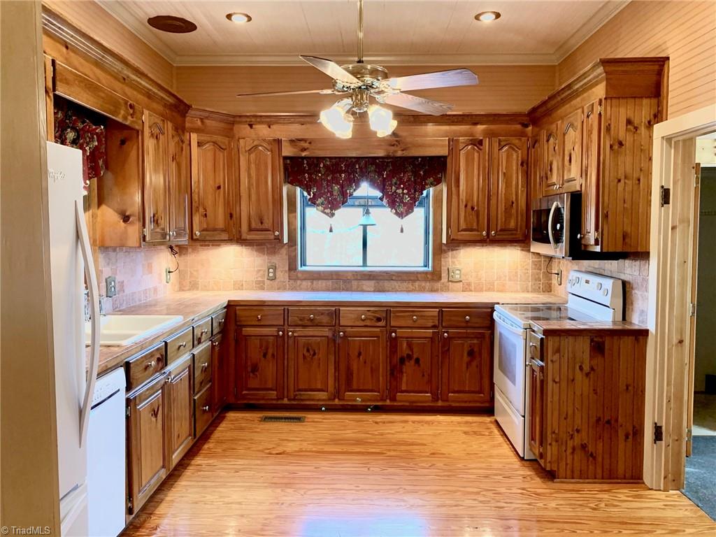 1876 Allred Road Lexington, NC 27292 - Photo 12 of 49 Gallery Image 12