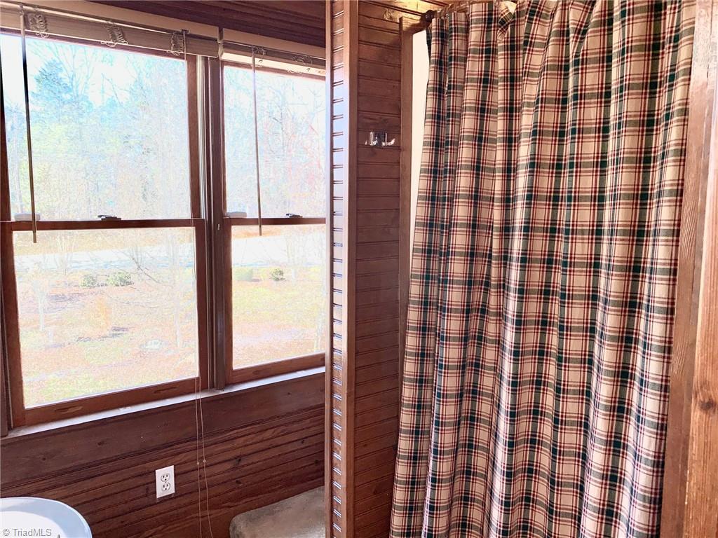 1876 Allred Road Lexington, NC 27292 - Photo 33 of 49 Second floor full bath...shower stall