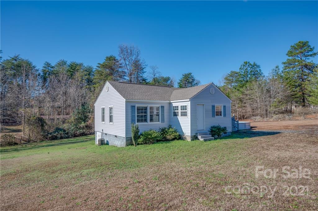 291 Cardinal Street Inman, SC 29349 - Photo 1 of 40 front view of a house with a yard
