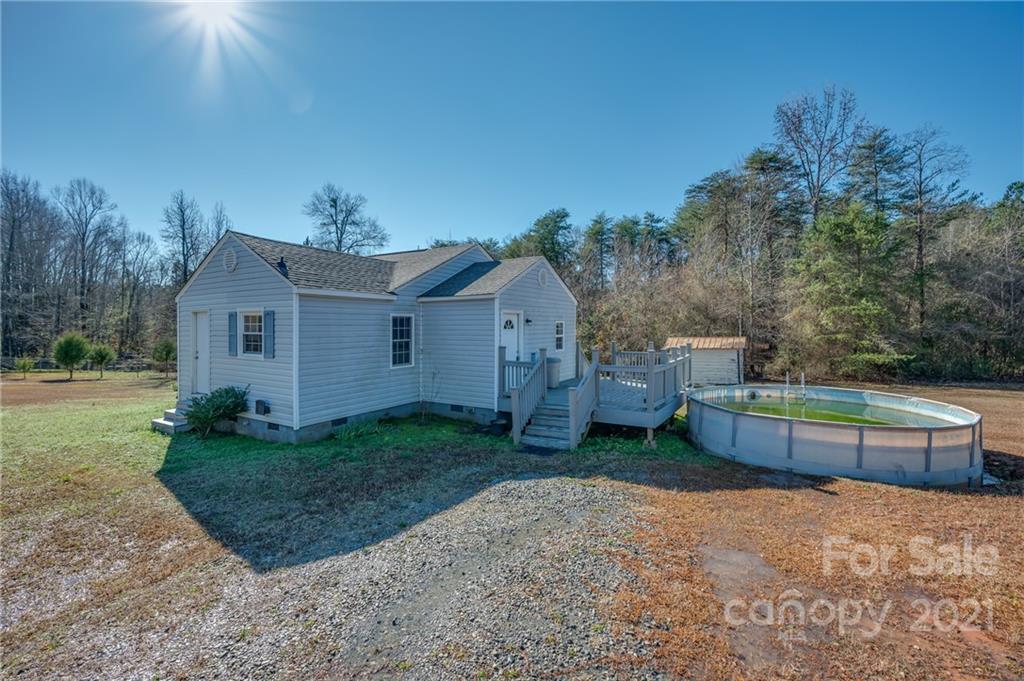 291 Cardinal Street Inman, SC 29349 - Photo 2 of 40 a view of a house with a yard and large tree