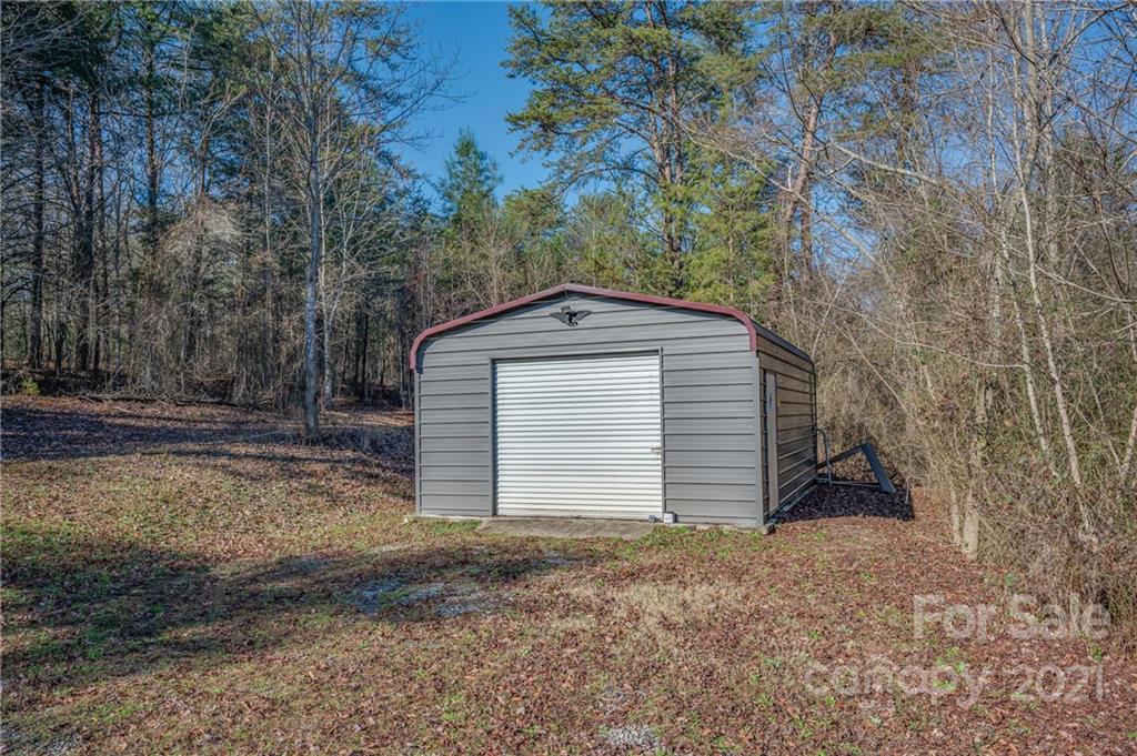 291 Cardinal Street Inman, SC 29349 - Photo 29 of 40 a view of a backyard of the house