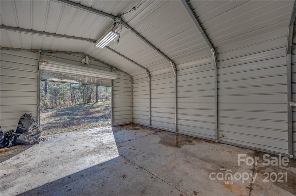 291 Cardinal Street Inman, SC 29349 - Photo 32 of 40 a view of a garage