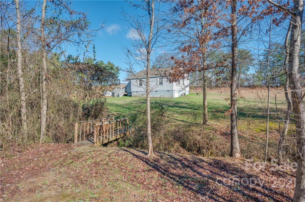 291 Cardinal Street Inman, SC 29349 - Photo 33 of 40 a view of a backyard