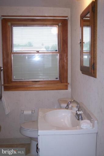 8058 Wallace Road Dundalk, MD 21222 - Photo 13 of 24 Bath #2
