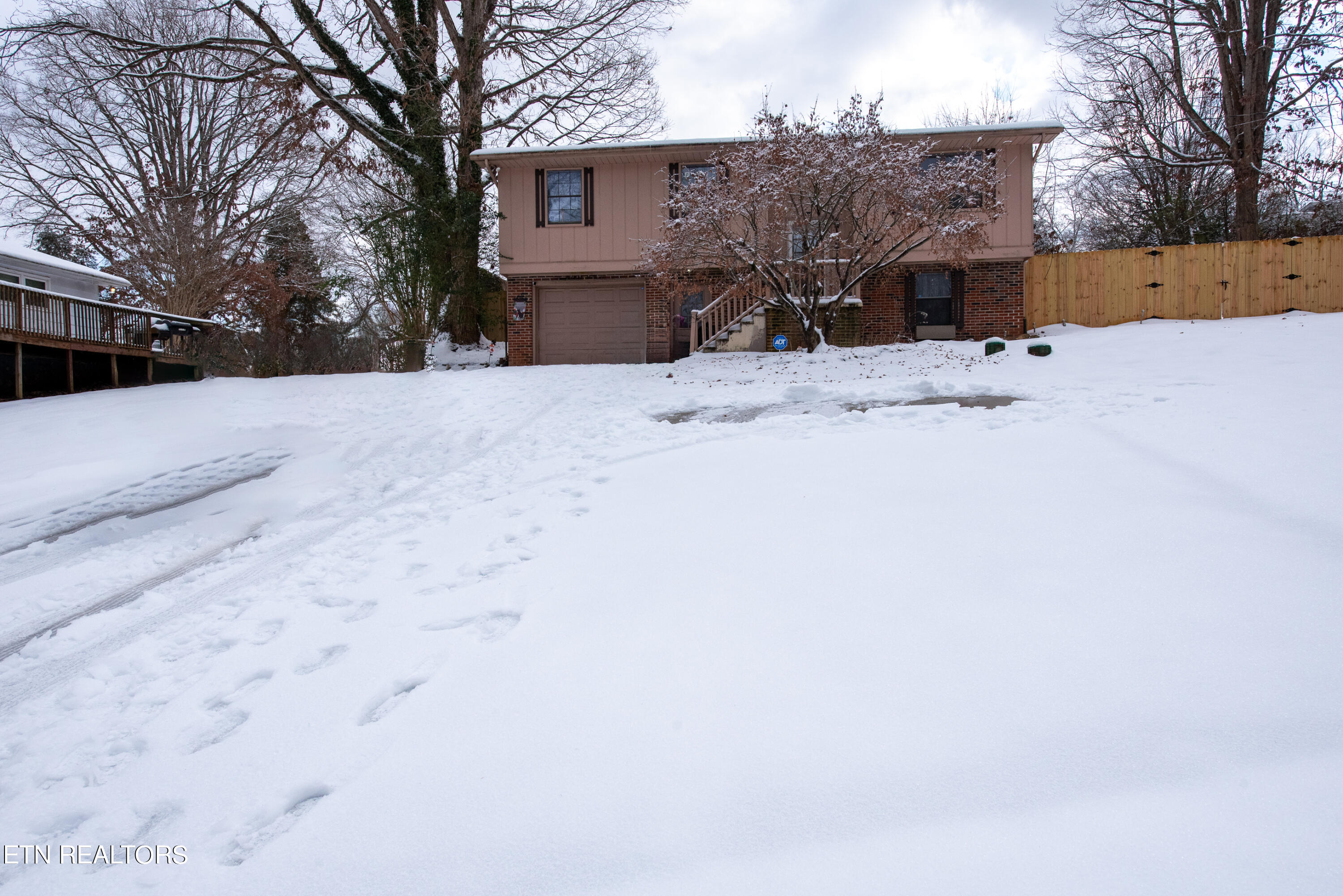 1904 Highland Road Maryville, TN 37801 - Photo 2 of 19 Front with recent snow