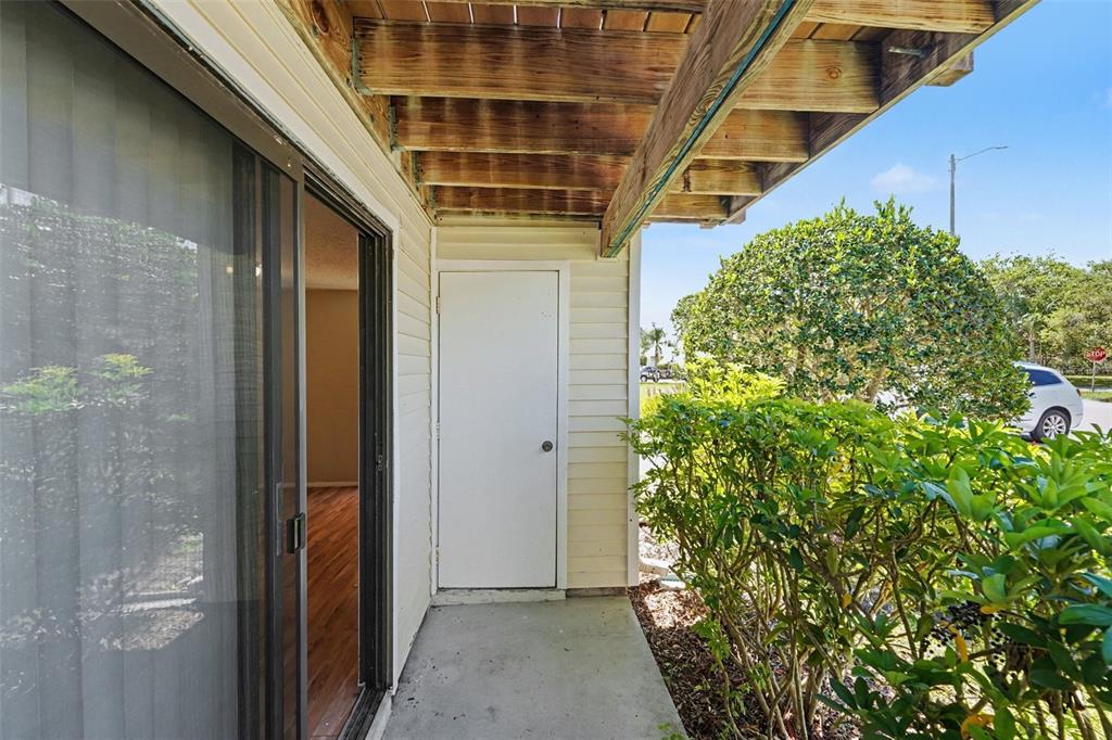 129 Camphor Circle, Unit F Oldsmar, FL 34677 - Photo 27 of 38 a view of entryway