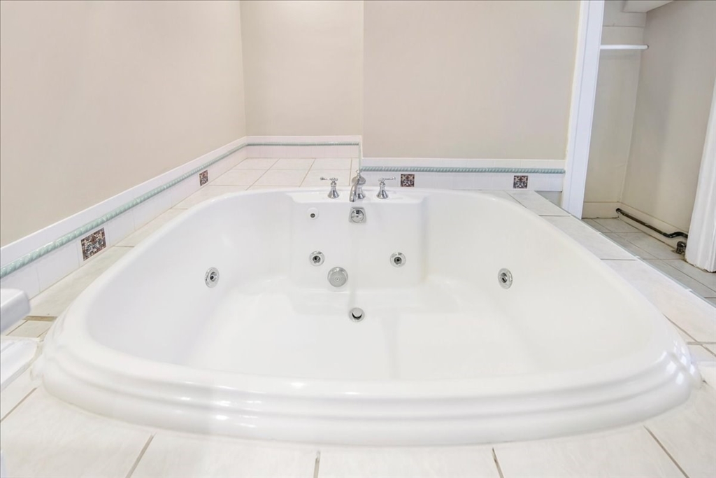 1073 New Boston Road Fall River, MA 02720 - Photo 24 of 40