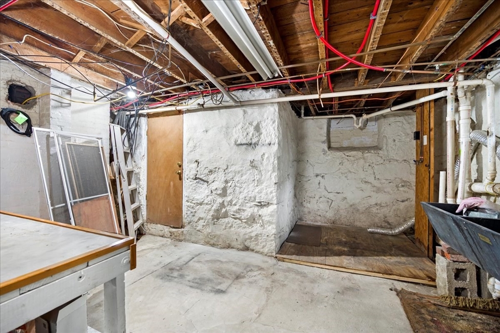 1073 New Boston Road Fall River, MA 02720 - Photo 36 of 40