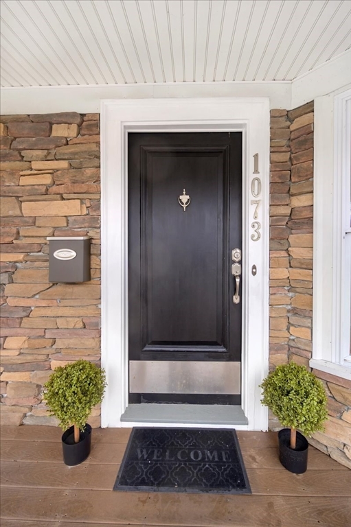 1073 New Boston Road Fall River, MA 02720 - Photo 6 of 40