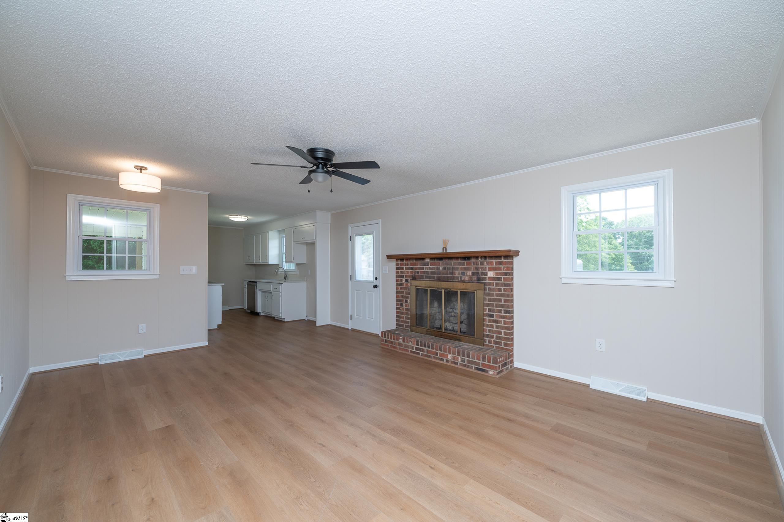 115 Wolfe Road Greer, SC 29650 - Photo 8 of 32