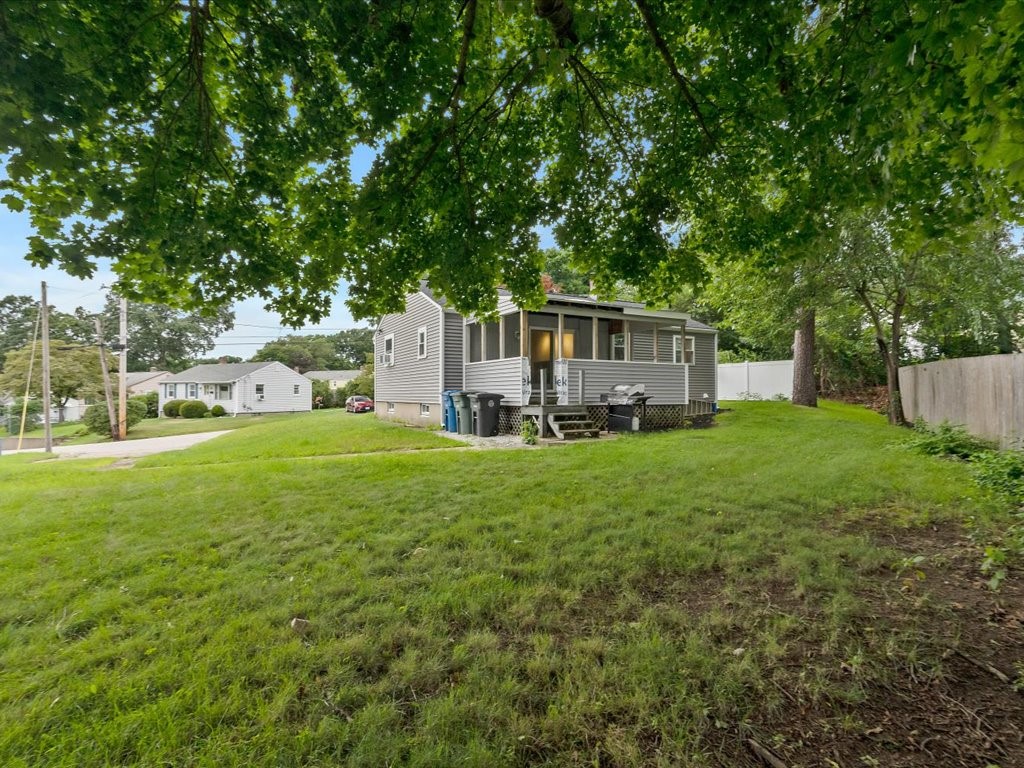 65 Roundway Drive Coventry, RI 02816 - Photo 4 of 18