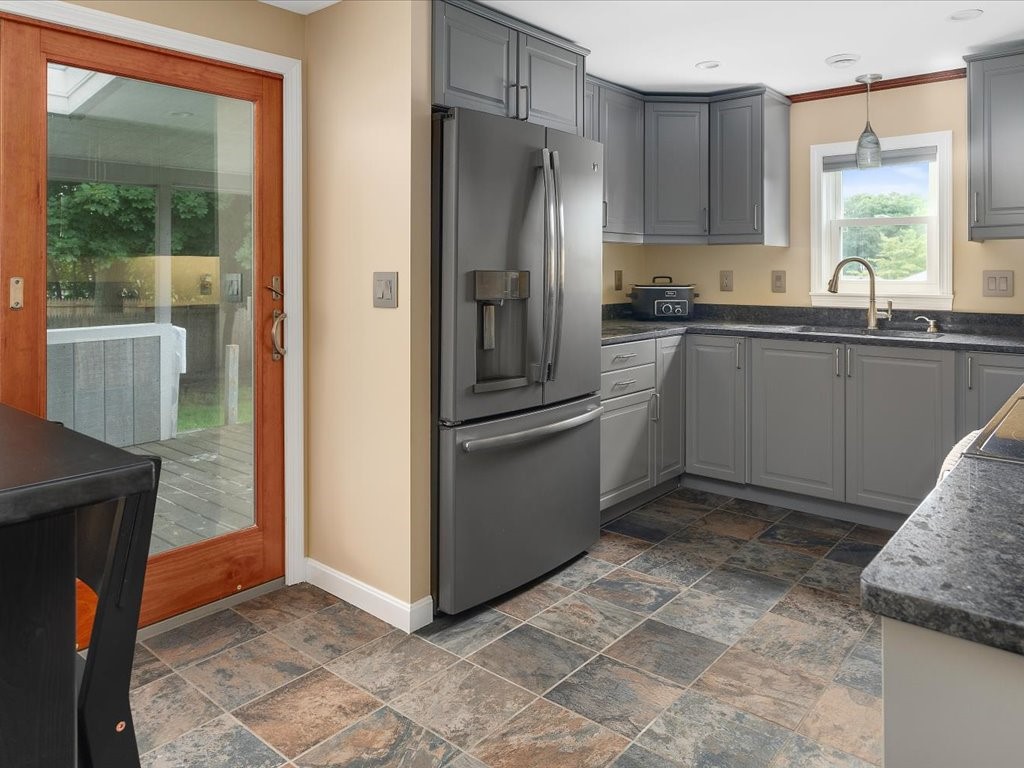 65 Roundway Drive Coventry, RI 02816 - Photo 9 of 18