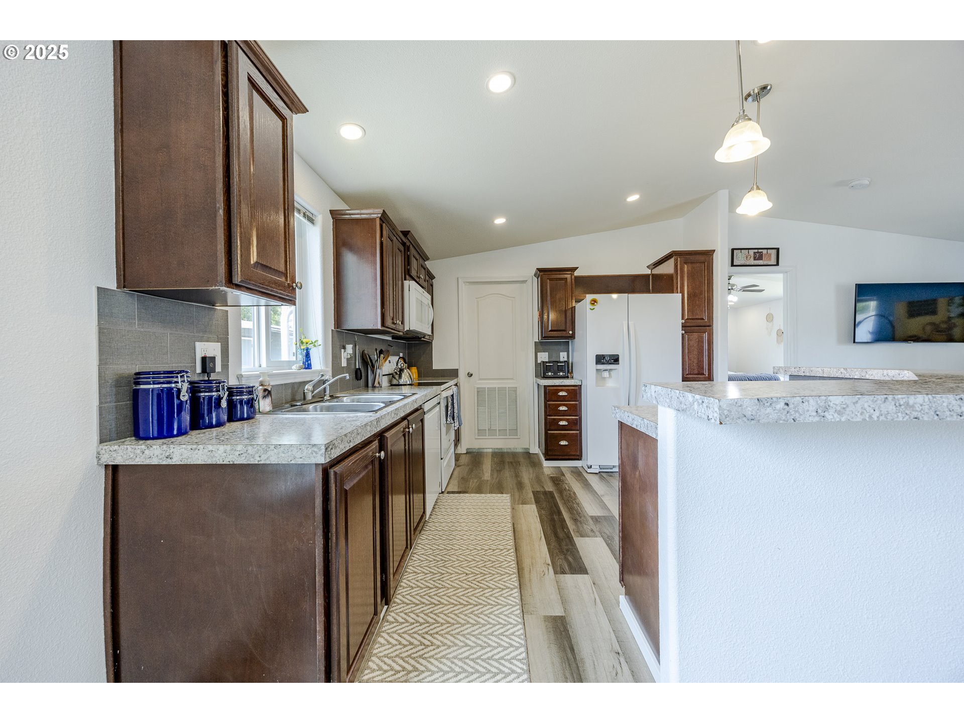 1415 South Bertelsen Road, Unit 96 Eugene, OR 97402 - Photo 14 of 30 Gallery Image 14