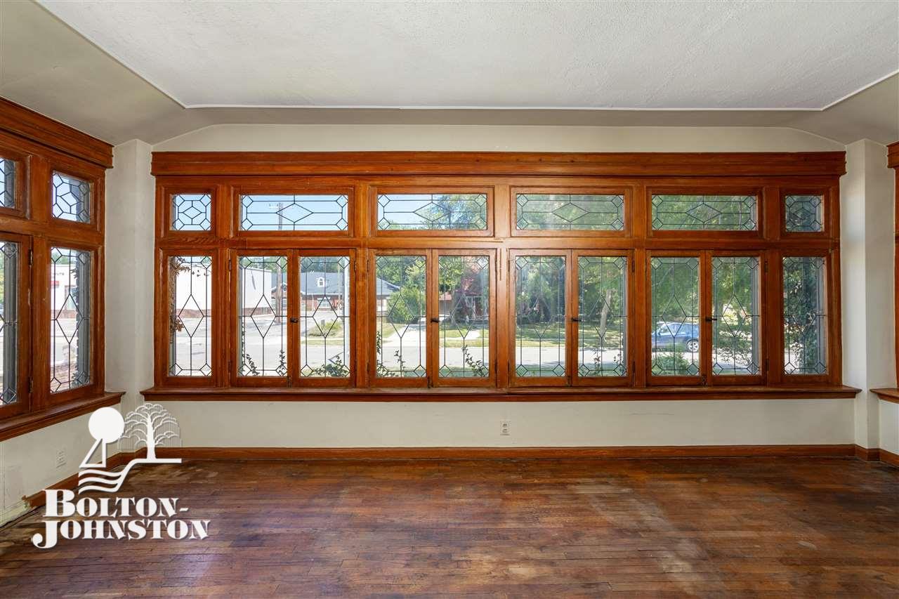 979 Barrington Road Grosse Pointe, MI 48230 - Photo 6 of 41 50082672-5.JPG