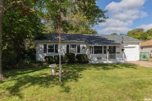 $139,900 | 3823 15th Street, Moline, IL 61265