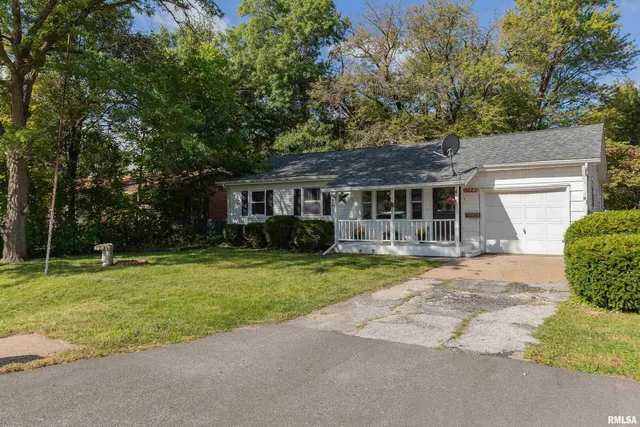 $139,900 | 3823 15th Street, Moline, IL 61265