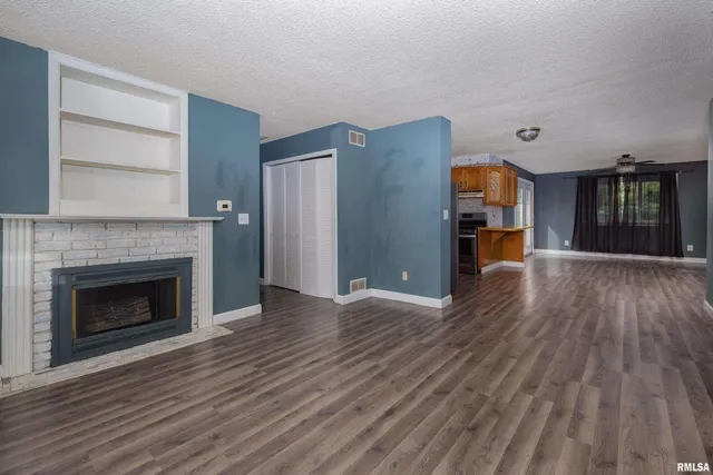 $139,900 | 3823 15th Street, Moline, IL 61265