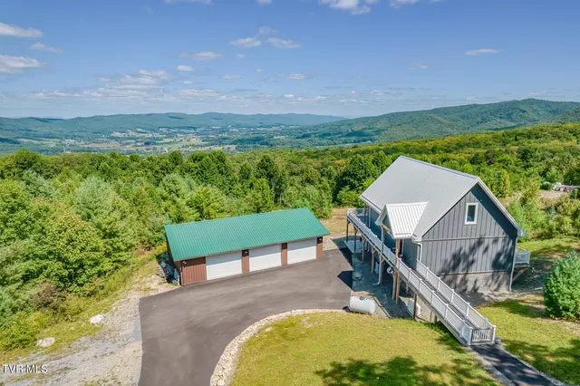 $968,000 | 384 Cross Mountain Road, Shady Valley, TN 37688