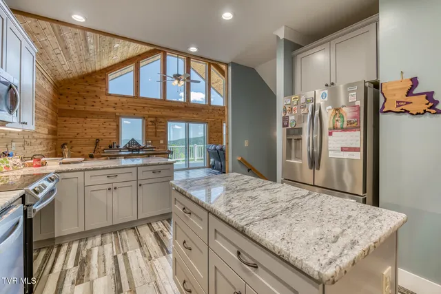 $968,000 | 384 Cross Mountain Road, Shady Valley, TN 37688