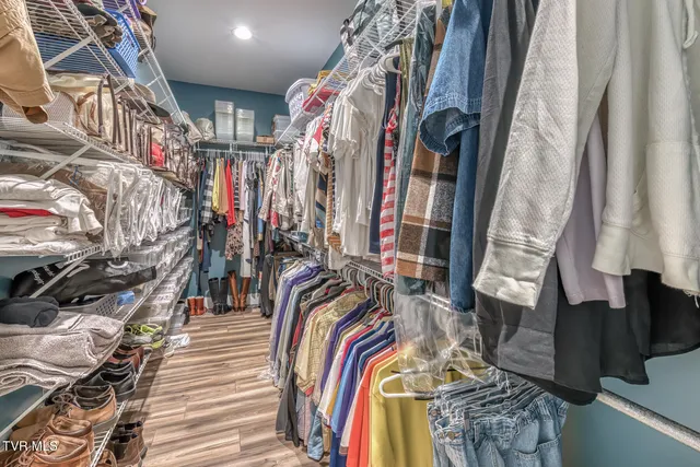 $968,000 | 384 Cross Mountain Road, Shady Valley, TN 37688