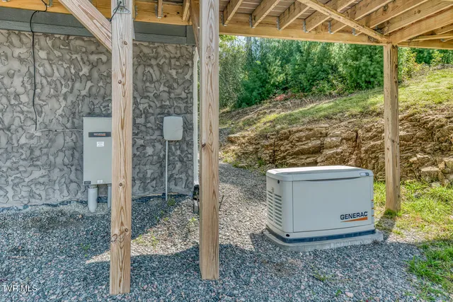 $968,000 | 384 Cross Mountain Road, Shady Valley, TN 37688