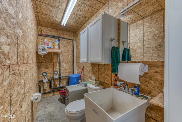 $968,000 | 384 Cross Mountain Road, Shady Valley, TN 37688