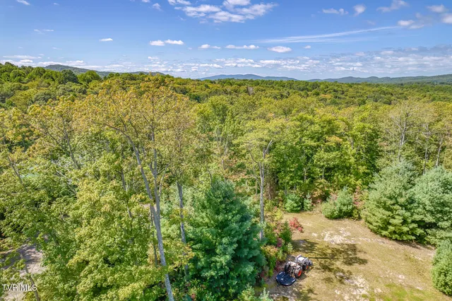 $968,000 | 384 Cross Mountain Road, Shady Valley, TN 37688