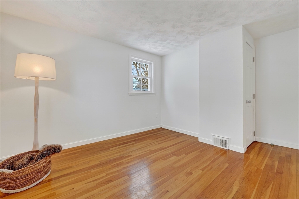 283 Ridgewood Drive Norwood, MA 02062 - Photo 15 of 39