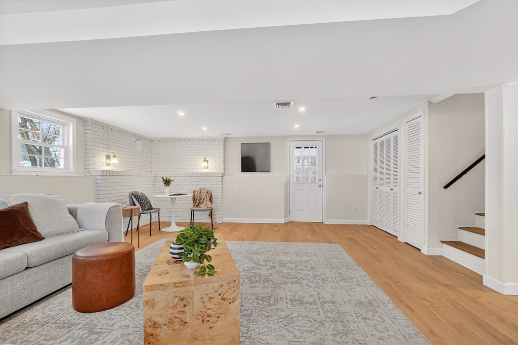 283 Ridgewood Drive Norwood, MA 02062 - Photo 18 of 39